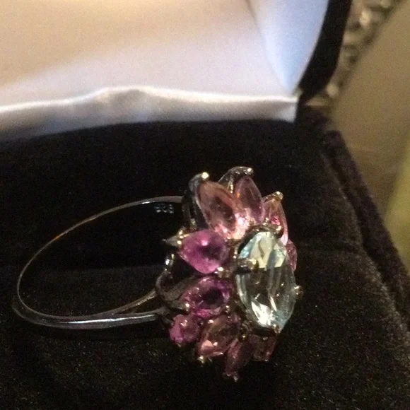 Splendid Genuine Blue Topaz & Amethyst Ring